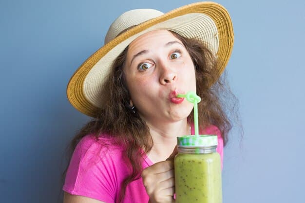 Compilation image featuring a glass of green smoothie, a person wearing a wide-brimmed hat and sunglasses outdoors, and someone sleeping soundly in a dark room. Each image represents a key lifestyle factor for anti-aging: nutrition, sun protection, and sleep.